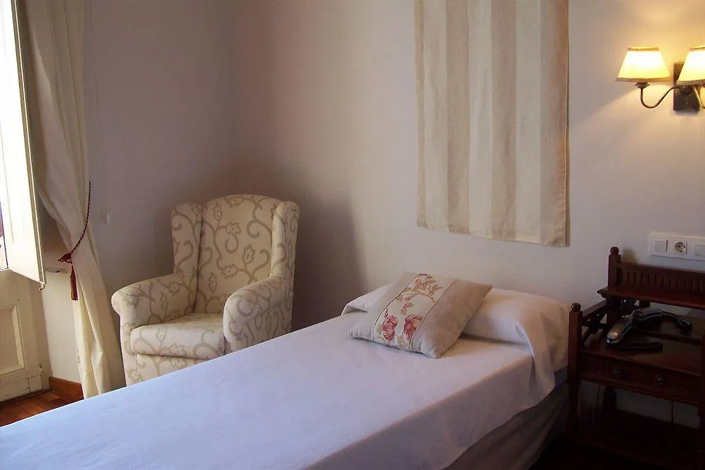 Hotel Palou 1874 Sant Pere De Ribes 3*,  Spain